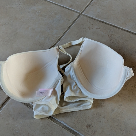 Victoria's Secret 36C Ivory Silky Bra, barely worn - Picture 5 of 6